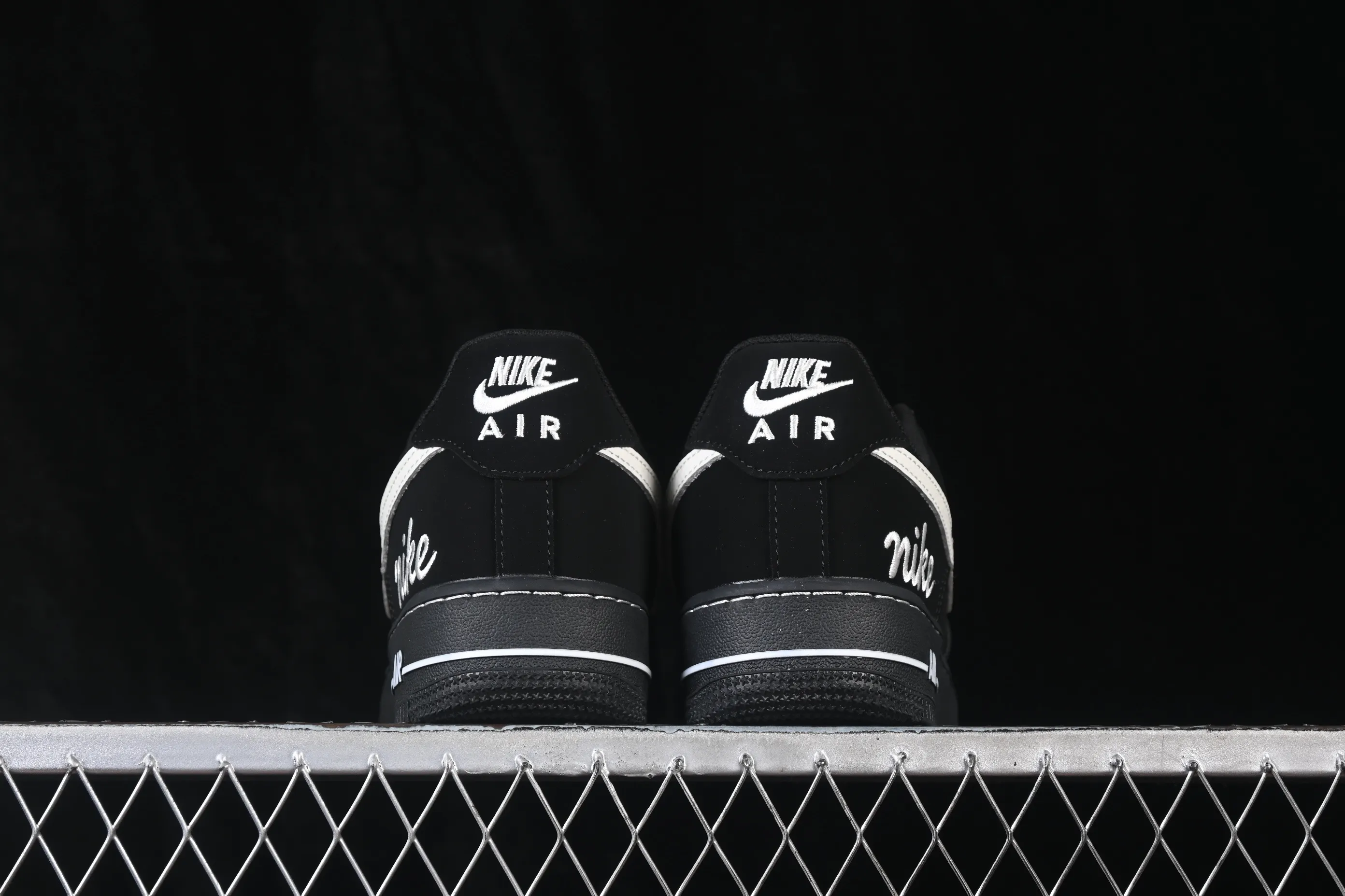 All Categories Nk Air Force 1 Air Force Series Nk Air Force 1 Low Air Force Low Nike Air Force 1'07 Low Black Suede Warrior Air Force One Low Casual Shoes NH0601-547